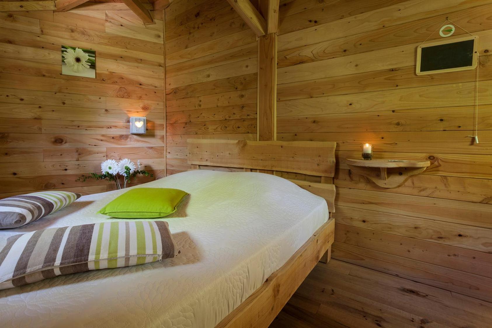 Camping Les De Fontfroide Saint-Antoine (Isere)